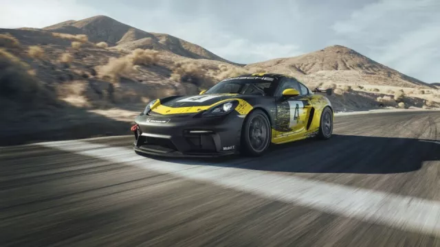 Porsche 718 Cayman GT4 Clubsport využívá v konstrukci biovlákna