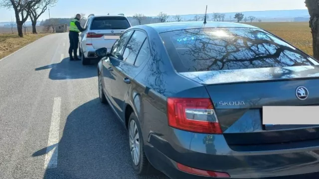 Po okresce 170, v obci 114 km/h a špatný technický stav auta k tomu. Řidiči se utrhli ze řetězu