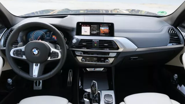 Ferrari představilo auto s 1050 koňmi