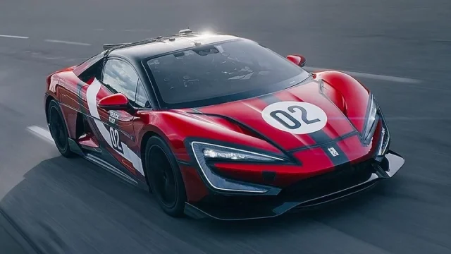 Rychlostní rekord mezi produkčními auty drží elektromobil. Tady je přehled těch nejrychlejších