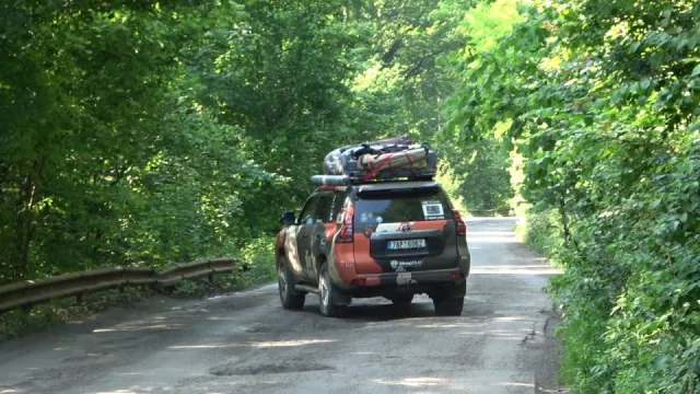 Až uvidíte tenhle tankodrom, na díry českých silnic si nebudete stěžovat