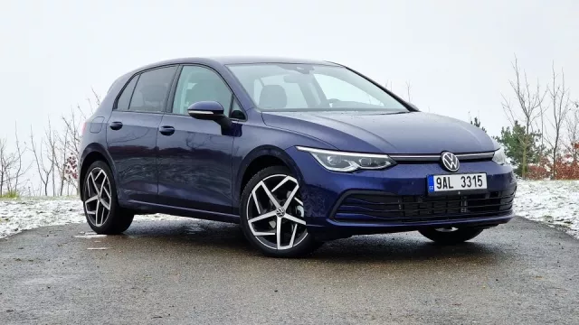 Test: Volkswagen Golf 1.0 eTSI má hlavně šetřit. Oblibu si ale získá spíš díky tichu a pohodlí