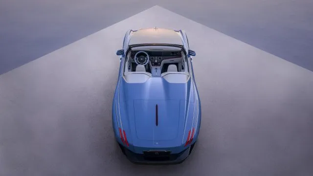 Rolls-Royce ukázal Project Nightingale. Otevřený elektromobil vznikne jen ve stovce kusů