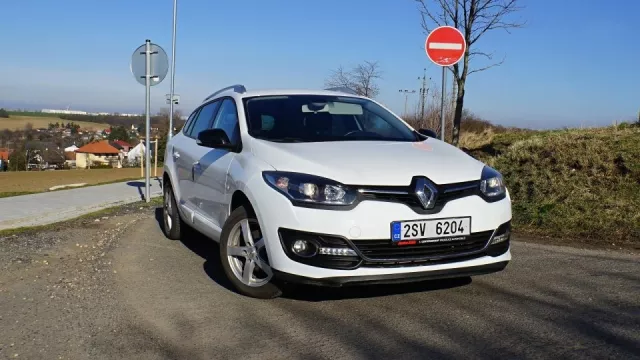 Ojetý Renault Mégane není žádný elegán ani prostorový mág. Má ale hned několik výhod