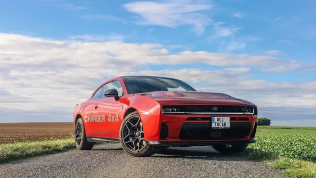 Muscle car pro Evropu. Dodge Charger je i se šestiválcem skvělý, jen si na něj musíte zvyknout