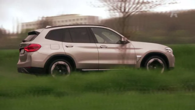 Recenze BMW iX3