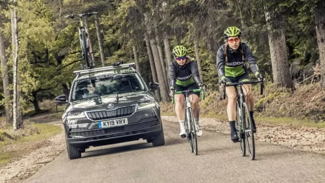 Efektivní udávání řidičů cyklisty může pokračovat. Změna odstupu při předjíždění cyklistů se nekoná