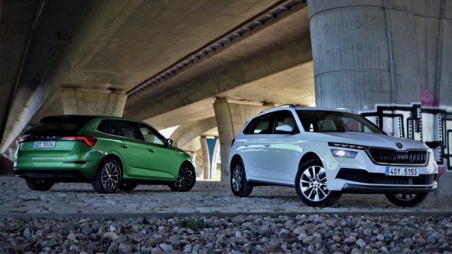 Před řidičem jsou nachlup stejné, ale jízdně se liší. Škoda Kamiq 1.0 TSI vs. Škoda Scala 1.0 TSI