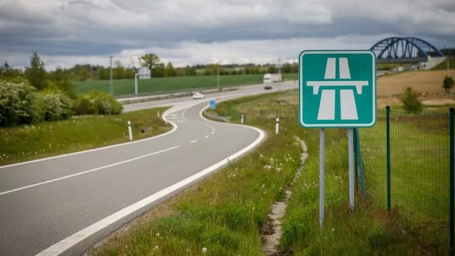 Slováci změnili dálniční známky. Teď fungují stejně jako ty české, některé jsou ale citelně levnější