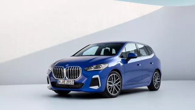 Nové BMW řady 2 Active Tourer dorazí na trh v únoru 2022. Pod kapotou se dočká elektrifikace