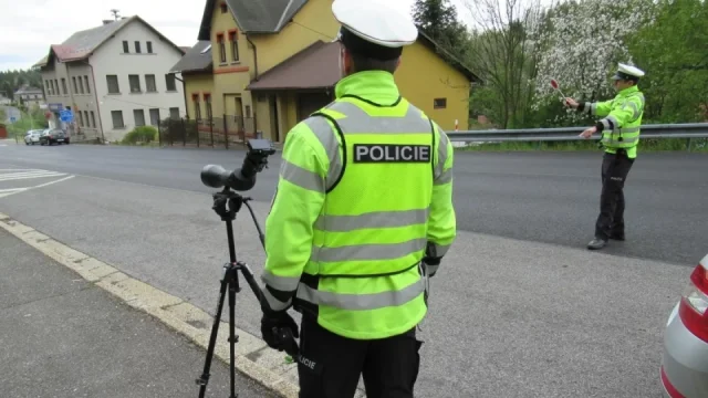 Týden v autech: Podrobný test letních pneumatik i policie, která se chystá na měření rychlosti