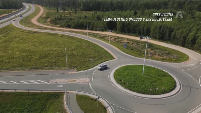 Plug-in hybridem do Lotyšska, Tatra na polygonu a bazarovka pro svezení. Nový Autosalon připraven