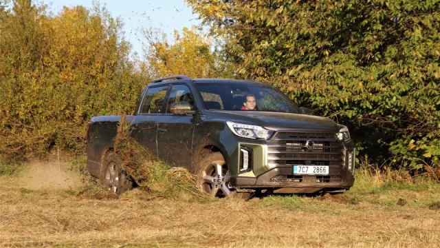 Test SsangYongu Musso Grand: Stojí méně než konkurence, přitom má výbavu jako BMW