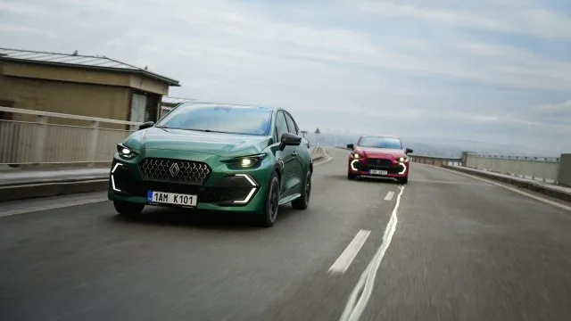 Nový Renault Clio je v Česku. Od 434 tisíc má klasický spalovák s manuálem i silnější hybrid