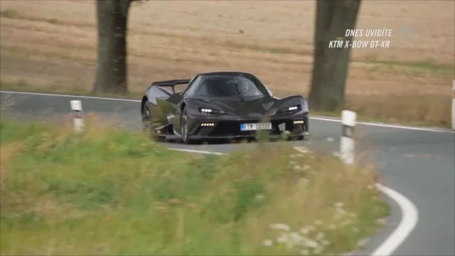 Robotická moderátorka Božena, okruhový supersport a spolehlivá bazarovka. Nový Autosalon připraven