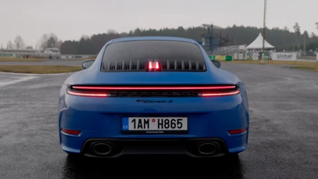 Porsche 911 Carrera S excelovalo v losím testu. Z pohledu řidiče je vyladěné k naprosté dokonalosti