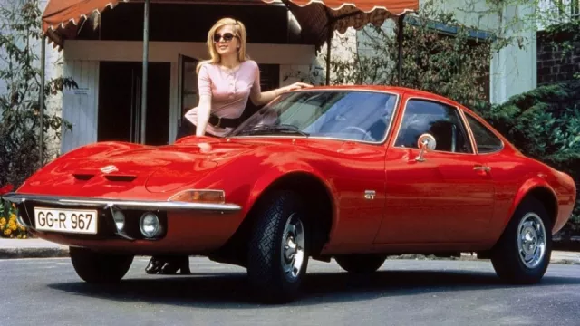 Retro: Opel GT byl Chevroletem Corvette pro chudé. Proslulosti amerického vzoru Němec ale nedosáhl