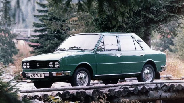 Poslední zastaralá Škoda letos slaví 50 let. Vznikla z nedostatku, první vůz vysoutěžily noviny