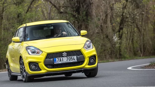 Nový sporťáček za 479 900 Kč? Suzuki Swift Sport neoslní výkonem ani technikou, ale baví. I s turbem