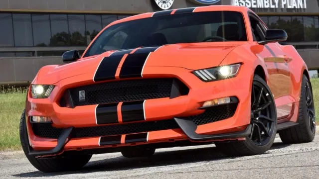 Legenda Shelby pokračuje, GT350R Mustang se začal konečně vyrábět