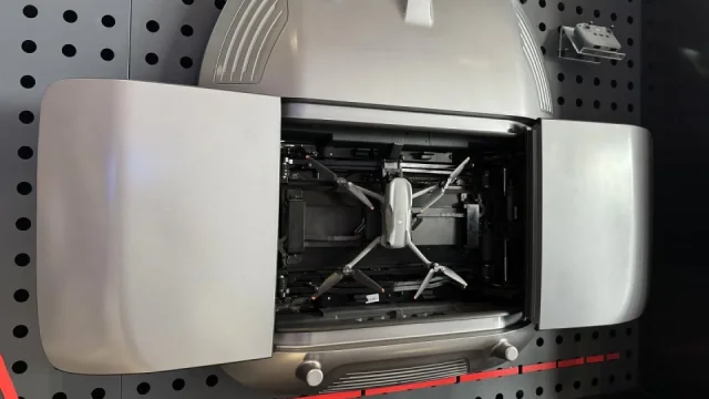 Čínské BYD umí z aut udělat pojízdný hangár pro dron. Vychytávka stojí necelých 50 tisíc