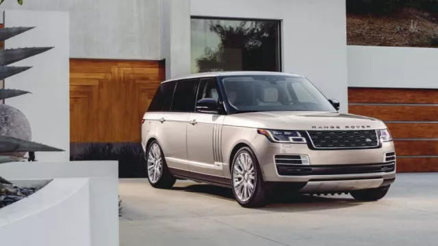 Pro cestování první třídou je tady Range Rover SVAutobiography