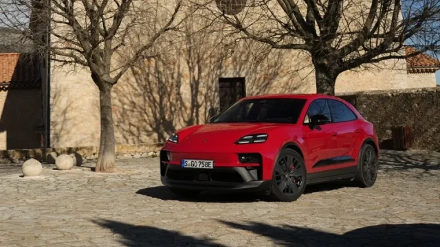 První jízdy s Porsche Macan GTS: Od moře až do hor, elektrický silák chytne za srdce