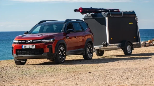 Původně vozil ovce, dnes je to univerzál třeba i pro motorky. Vyzkoušeli jsme český multipřepravník