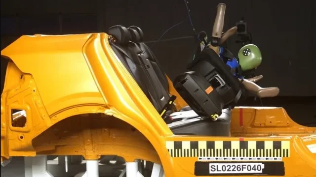 Životu nebezpečné dětské sedačky mají sedm názvů, přitom jsou identické od stejného výrobce