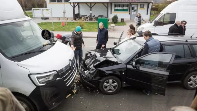 13 minut. Tak se jmenuje nový film, který má odnaučit Čechy jezdit rychle. Řidiči v něm zabíjeli