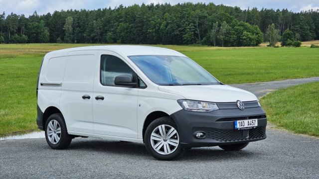 Volkswagen Caddy Cargo dokazuje, že nafta se v dodávkách pořád vyplatí. Jezdí za pakatel