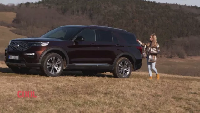 Tajné svezení v nové Škodě Fabii i Toyota RAV4 hned se třemi motory. Menu nového Autosalonu