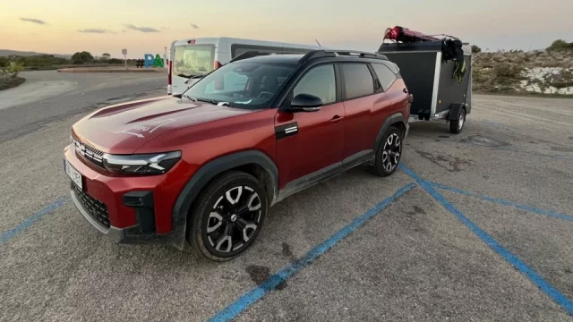 Parkovné jsme zaplatili jen za auto, ale přívěs dostal pokutu. Její smysl nás překvapil