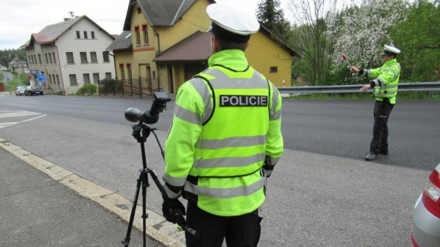 Počty nehod i zraněných v březnu na silnicích klesly. Může za to řidší provoz, nebo méně buzerace?