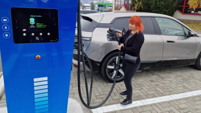 Cesta na dovolenou s elektromobilem musí mít jasný plán. Jinak bude zbytečně úmorná a drahá