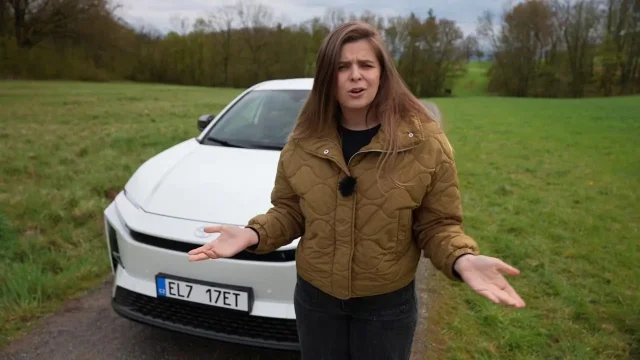 Štěpánka našla japonský elektromobil, jehož baterie vydrží milion kilometrů. Nabíjí se rychle