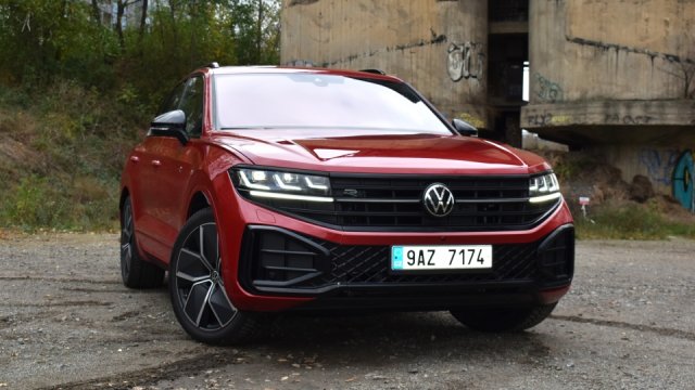 Omlazený Volkswagen Touareg je králem wolfsburské džungle. Šestiválec si udržel své přednosti