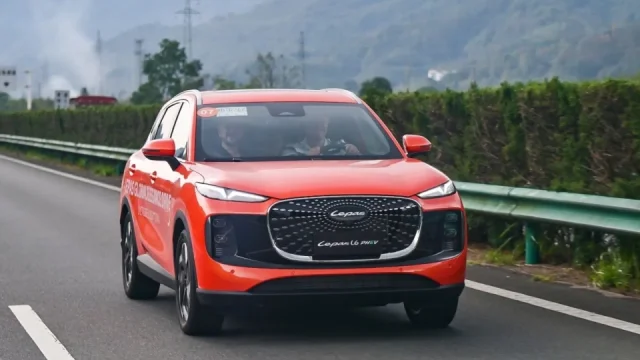 Řídili jsme cenově dostupné čínské SUV, které hodlá dobýt Česko. Zatím o něm skoro nikdo neví