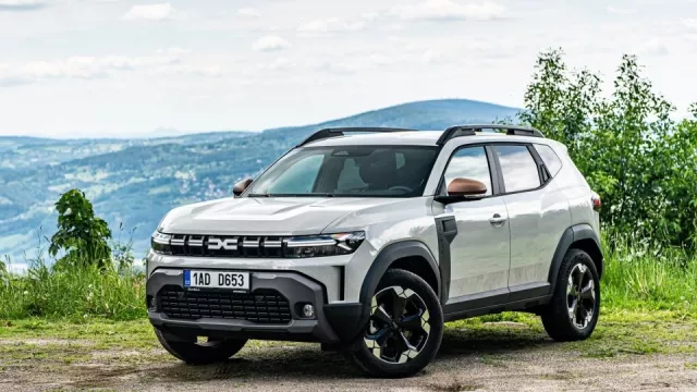 Nová Dacia Duster vypadá a jezdí skvěle. Z auta pro důchodce se stalo outdoorové SUV i pro mladé