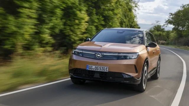 Jarní úklid u Opelu přinesl slevy až 50 tisíc korun a palivo zdarma. Nejde jen o skladové vozy