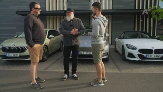 Nový Superb, elektrická Tesla, sportovní BMW a motorka. V dalším Autosalonu jedeme do Chorvatska