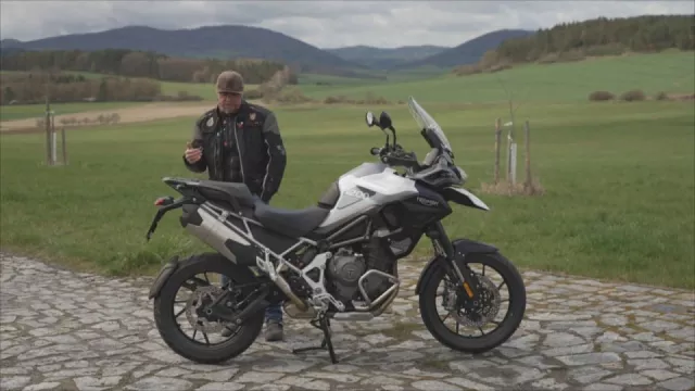 Parádní stroj na rychlé projížďky i cestu po Evropě. Sršeň vyzkoušel Triumph Tiger 1200 GT