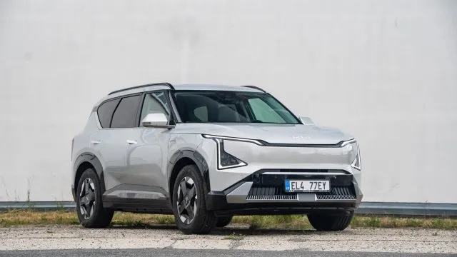 Na tohle auto asi brzy zapomeneme. Ničím nás neštvalo, jen komfortně jezdilo. A proto je skvělé