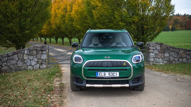 Mini Countryman SE All4 vypadá jako král stylu. Naštěstí si zachoval i praktickou stránku