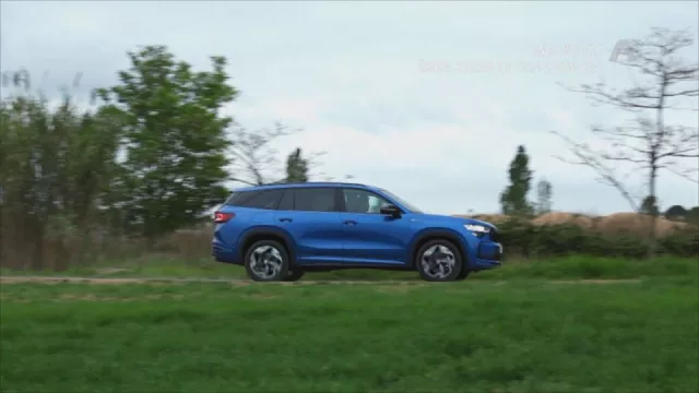 V Autosalonu otestujeme novou Škodu Kodiaq i Dacii Duster. A Sršeň bude zase létat vzduchem