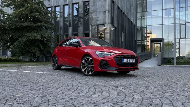 Na oko decentní změny, pod povrchem jiné auto. Audi S3 patří mezi nejzábavnější hatchbacky