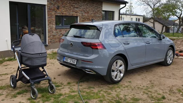 VW Golf býval malý zvenčí a velký uvnitř. Při srovnání s konkurencí to stále platí, ale o něco méně