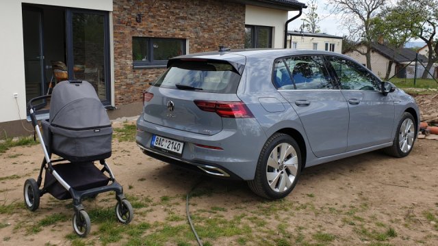 VW Golf býval malý zvenčí a velký uvnitř. Při srovnání s konkurencí to stále platí, ale o něco méně