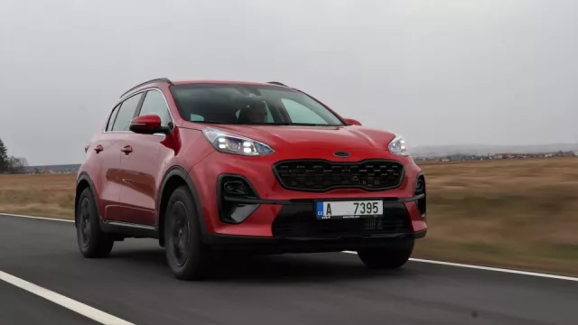 Kia Sportage je výhodnější než kdy předtím. Dostala slušivou výbavu Black Edition a příznivou cenu