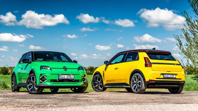Auto roku 2025 jsme testovali na českých silnicích. Neumí plachtit, ale podvozek funguje jedna báseň